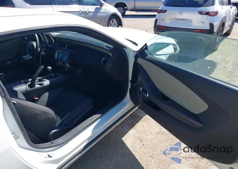 2010 Chevrolet Camaro 1Ls z USA, uszkodzony, nr VIN 2G1FE1EV0A9200799